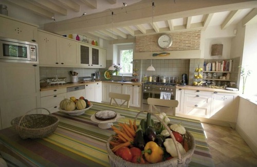 Malicorne Casa | Charming residence with private tennis court and very large heated swimming pool