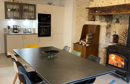 Saint-Georges-du-Rosay Cabaña | Encantadora casa rural con gran cocina y garaje cerca del Circuito de Le Mans