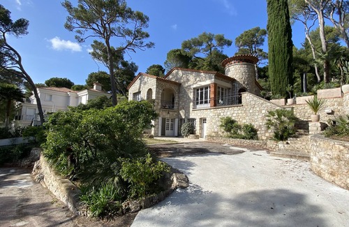 Cap-Ferrat Villa | CHARMING MEDITERRANEAN VILLA WITH SEA VIEW