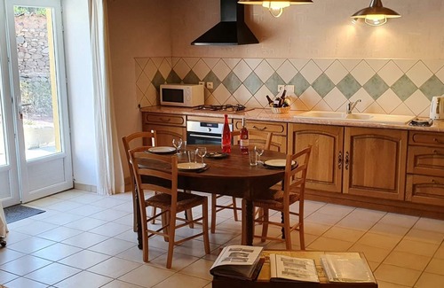 Saint-Paul-de-Vezelin Cabaña | Casa rural con jardín privado, ideal para familias y senderismo