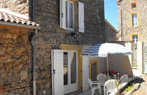 Saint-Paul-de-Vezelin Cabaña | Casa rural con jardín privado, ideal para familias y senderismo