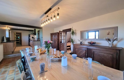 Saint-Priest-la-Prugne Cabaña | Encantadora casa con piscina interior climatizada, para 12/14 personas