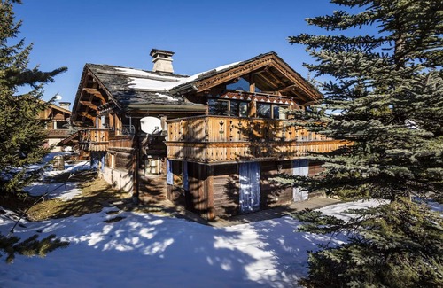 Courchevel Villa | Charming French Chalet | Chalet Augustus | Amazing Mountain Views & Sauna | Courchevel 1850