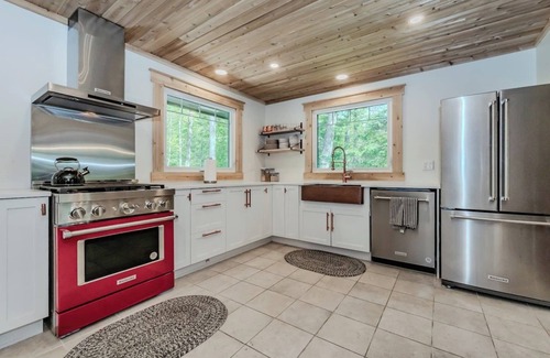 Lion's Head Cabaña | Charming French-Country Home w/ Hot Tub & EV Charger Near Bruce Trail