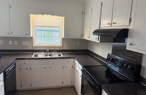 Greenville Casa | Charming fully furnished 3-bedroom townhome in Greenville