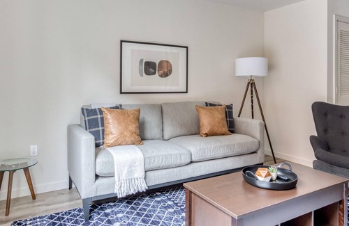 Downtown Oakland Apartamento | Charming Furnished 1BR in Oakland, Pet-Friendly