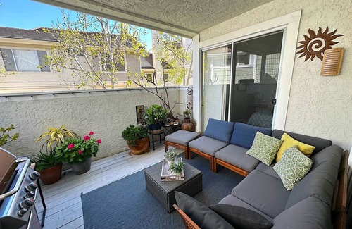 Carmel Valley Condominio | Encanto 2BD / 2BA con piscina y spa * disponible * 8 de octubre de 2019 $ 3,295 / m (1 mes mínimo)