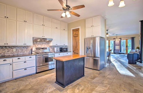 Gainesville Casa | Charming Gainesville Retreat: Barn, Horses Welcome