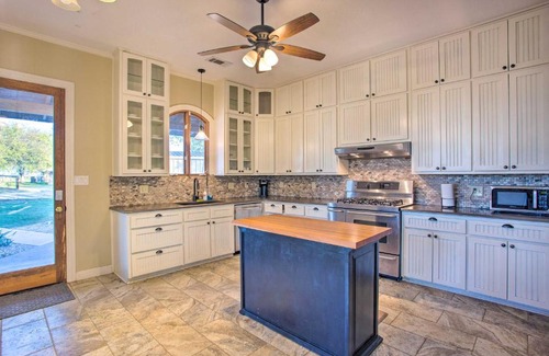 Gainesville Casa | Charming Gainesville Retreat Barn, Horses Welcome
