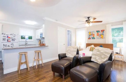 Montrose Apartamento | Charming Garage Apartment