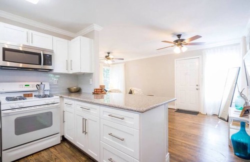 Montrose Apartamento | Charming Garage Apartment