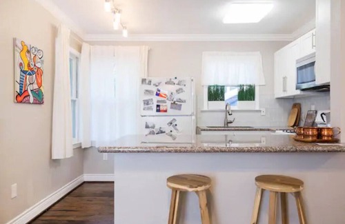 Montrose Apartamento | Charming Garage Apartment