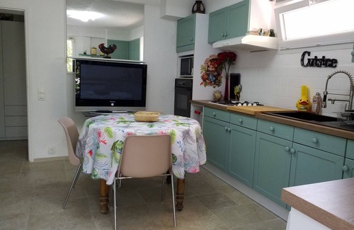 Tourrettes Villa | Planta 2 dormitorios con piscina privada en un jardín arbolado