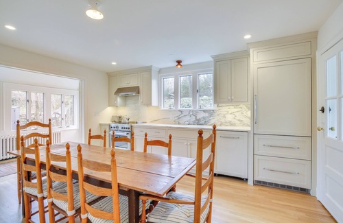 Cos Cob Casa | Charming Greenwich Escape Near Wooded Trails!
