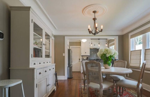 Grosse Pointe Apartamento | Encantador Grosse Pointe plana en el pueblo