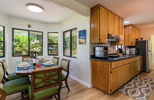 Fern Acres Casa | Charming Guest House in Mountain View