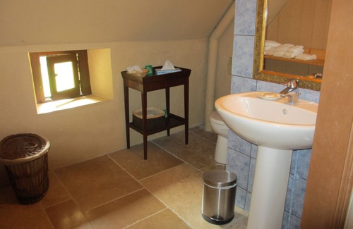 Negreville Cabaña | Encantadora casa de huéspedes en el borde del bosque, a 15 minutos del mar.