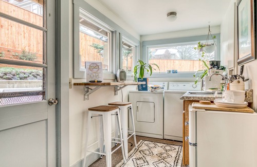 Hood River Casa | Charming guest suite in the heart of downtown with hot tub & large patio