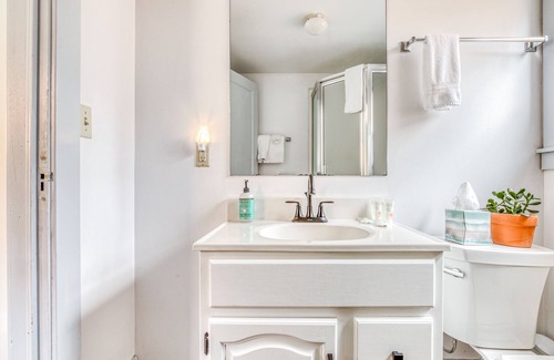 Hood River Casa | Charming guest suite in the heart of downtown with hot tub & large patio