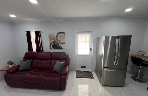 Lakeland Apartamento | Charming guesthouse B 1-bedroom in North Lakeland with full kitchen, WiFi, AC