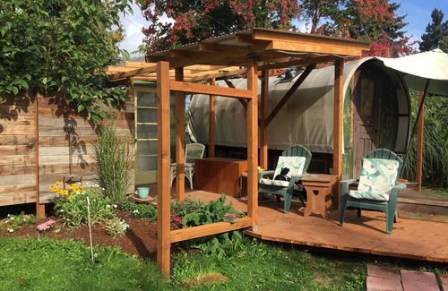 Corvallis Casa | Charming Gypsy Caravan in private yard near university, downtown and river park