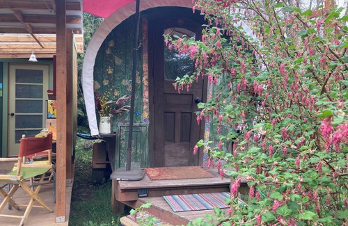 Corvallis Casa | Charming Gypsy Caravan in private yard near university, downtown and river park
