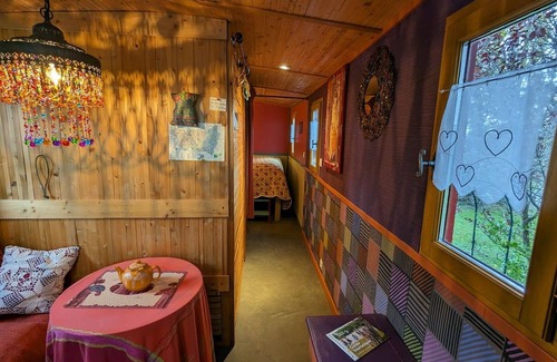 Sercoeur Cama Y Desayuno | Escapada romántica en una acogedora caravana con todas las comodidades cerca de Épinal