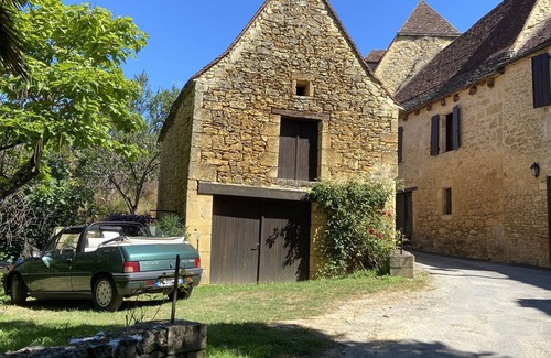 Cenac-et-Saint-Julien Casa | Encantadora casa del siglo XIX, restaurada en el estilo de Périgord.