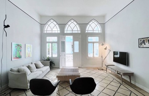 Beirut Apartamento | Charming Heritage 2 Bdr - Mar Mikhael 24/7 power