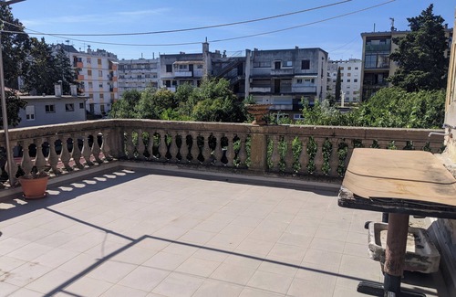 Veruda Apartamento | Charming Heritage Apartment Walking Distance to the Beach