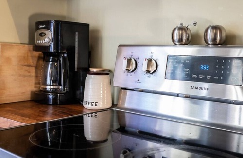 Kelowna Central Business District Casa | Charming Heritage Home Downtown Kelowna