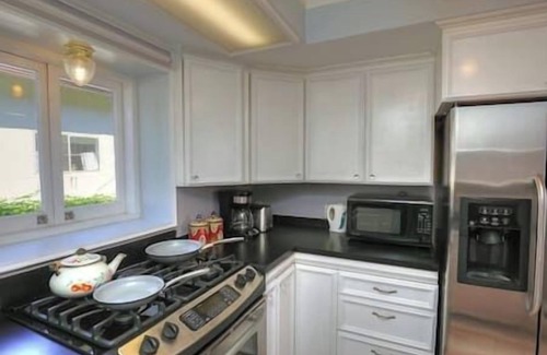 Upper East Casa | Charming Hideaway w/HotTub & Patio Near Downtown!