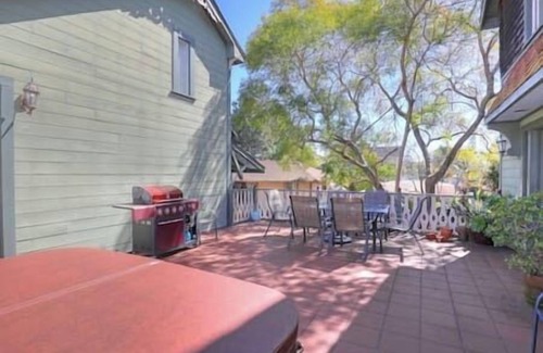 Upper East Casa | Charming Hideaway w/HotTub & Patio Near Downtown!