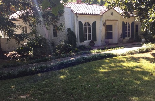 High Point Casa | Charming High Point Historical Home only minutes from HPU and Furniture Market