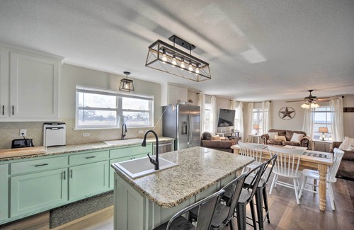 Fredericksburg Casa | Charming Hill Country Home w/ Fire Pit & Hot Tub!