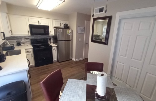Lago Vista Casa | Charming Hill Country Lakeview townhome in cool Lago Vista TX