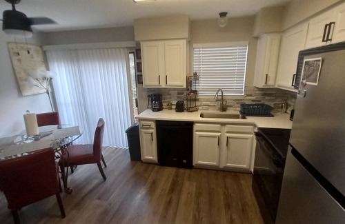 Lago Vista Casa | Charming Hill Country Lakeview townhome in cool Lago Vista TX