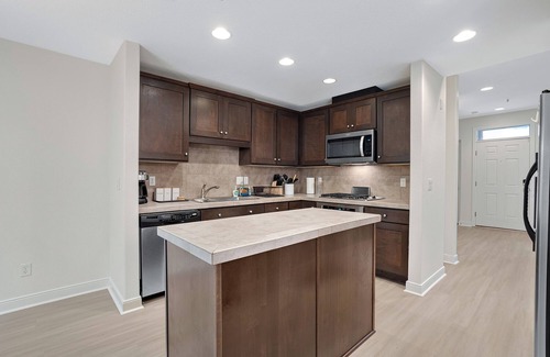 Orenco Station Condominio | Charming Hillsboro Condo with Pool and Gym, Centrally Located