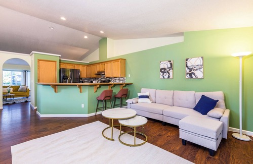 Hillsboro Casa | Charming Hillsboro Retreat on Windstone St Awaits Your Arrival - Book Now #41769