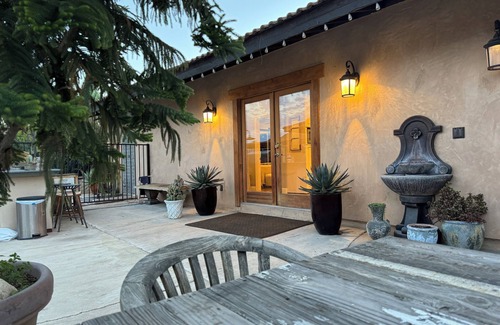Corona Casa | Charming Hillside Escape