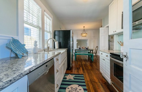Jacksonville Beach Cabaña | Casa de playa renovada histórica - Caminata / bicicleta hasta la playa Heart of Jax