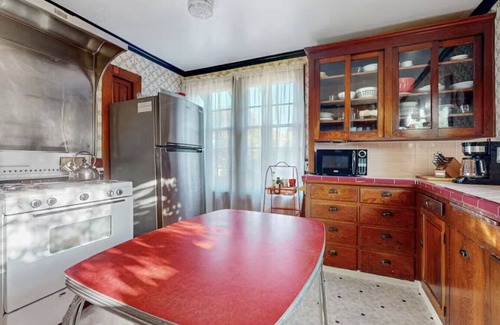 Downtown Casa | Charming Historic 3-Bedroom Home Just One Block from Humboldt Bay – Walk to Shops & Restaurants