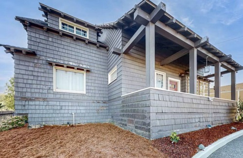 Downtown Casa | Charming Historic 3-Bedroom Home Just One Block from Humboldt Bay – Walk to Shops & Restaurants