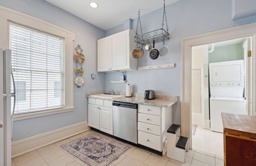 Historic Downtown Savannah Casa | Savannah Canvas Cottage, Near Forsyth Park