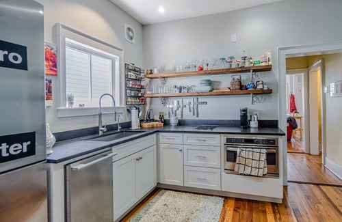 Wilmington Cabaña | Charming Historic Empie-Possion Cottage