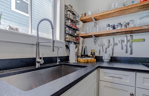 Wilmington Cabaña | Charming Historic Empie-Possion Cottage