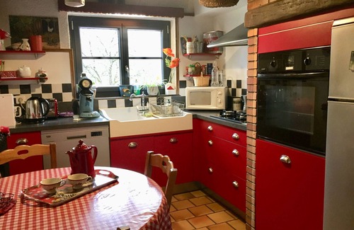 Vadelaincourt Cabaña | Encanto y serenidad en casa histórica con chimenea, biblioteca y jardín en Vadelaincourt