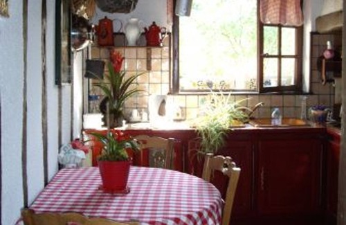 Vadelaincourt Cabaña | Encanto y serenidad en casa histórica con chimenea, biblioteca y jardín en Vadelaincourt