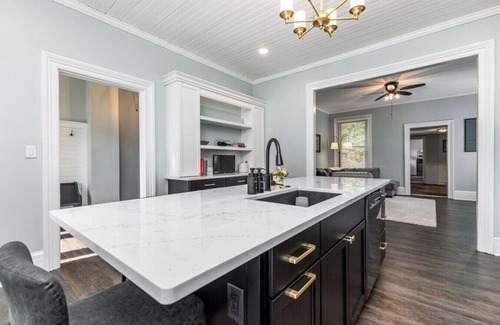 Galena Casa | Charming Historic Gem in the Heart of Galena!