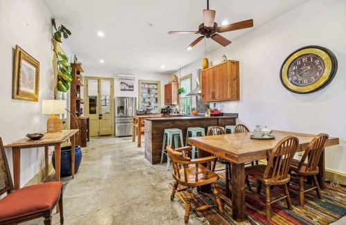 Seventh Ward Casa | Charming Historic House w Pool & Hot Tub 5 BR|3 BA